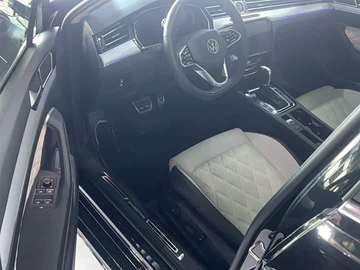 Фото 15 - Volkswagen Magotan