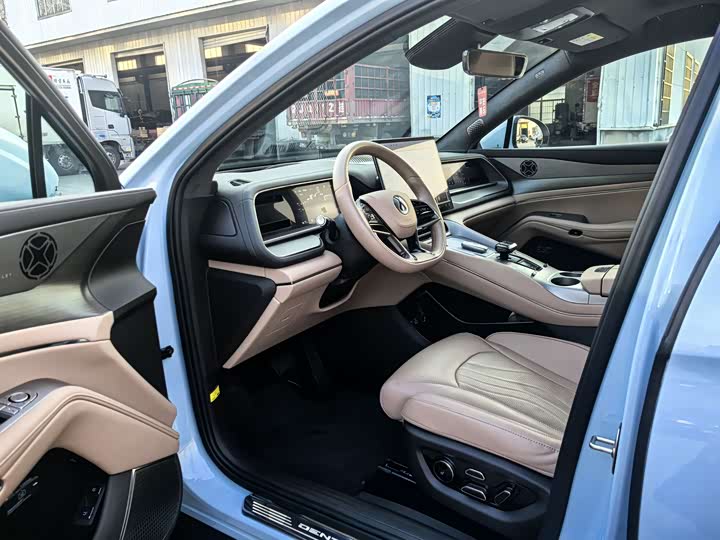 Фото 7 - Denza N7