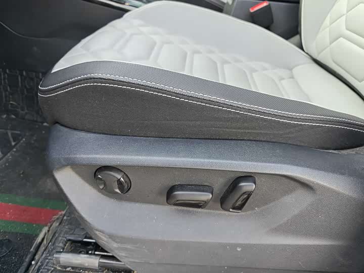 Фото 18 - Volkswagen Tayron