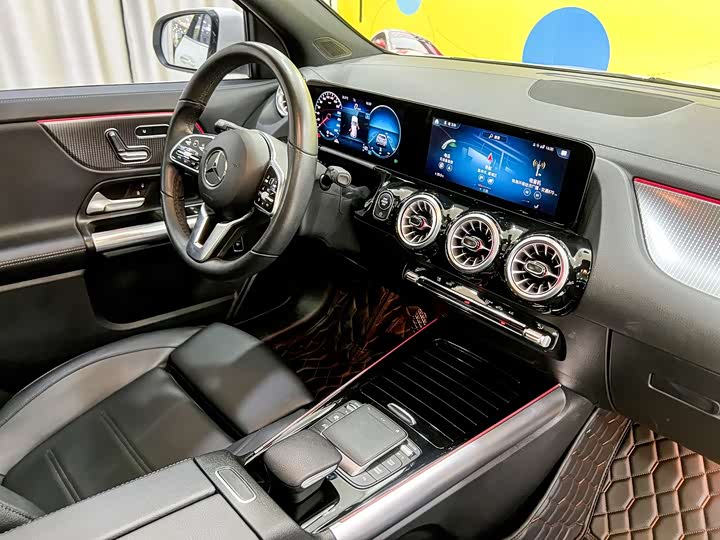 Фото 18 - Mercedes-Benz GLA-Class