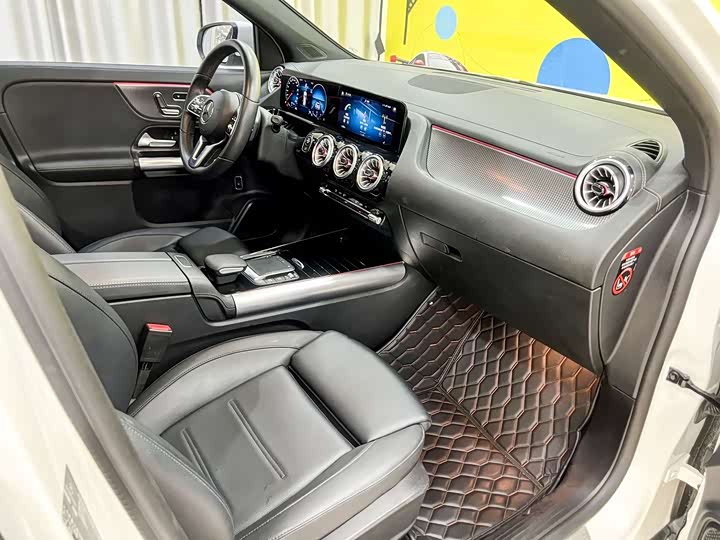 Фото 19 - Mercedes-Benz GLA-Class