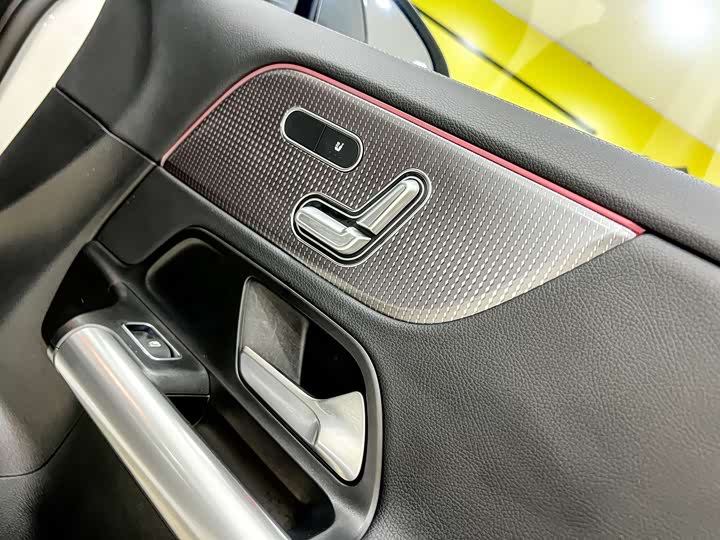 Фото 20 - Mercedes-Benz GLA-Class