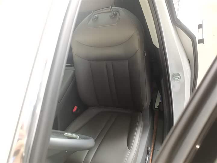 Фото 15 - Maxus G70