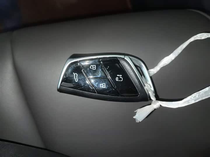 Фото 9 - Maxus G70