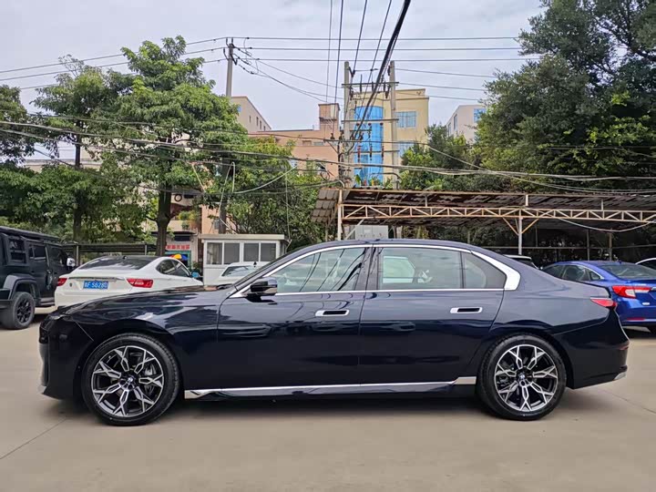 Фото 4 - BMW 7 Series