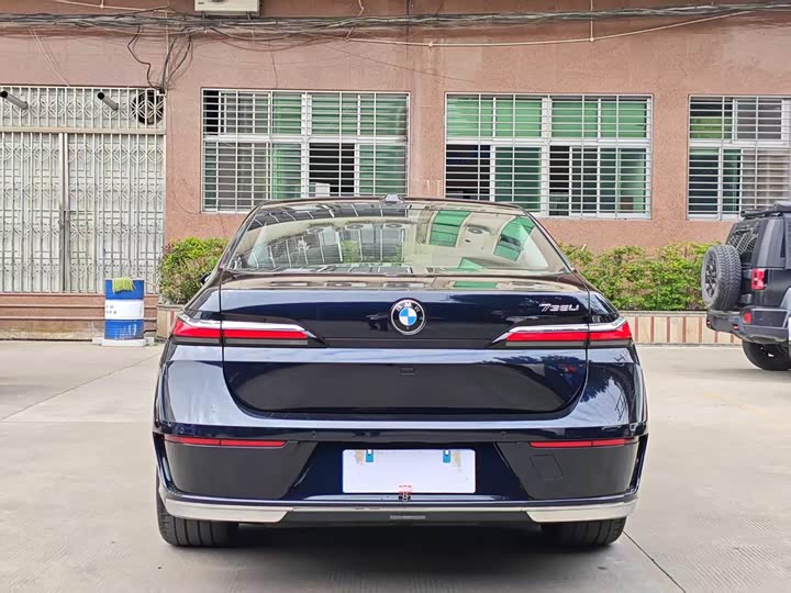 Фото 5 - BMW 7 Series