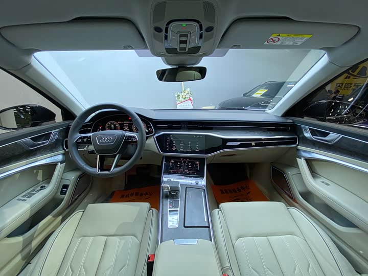 Фото 11 - Audi A6L