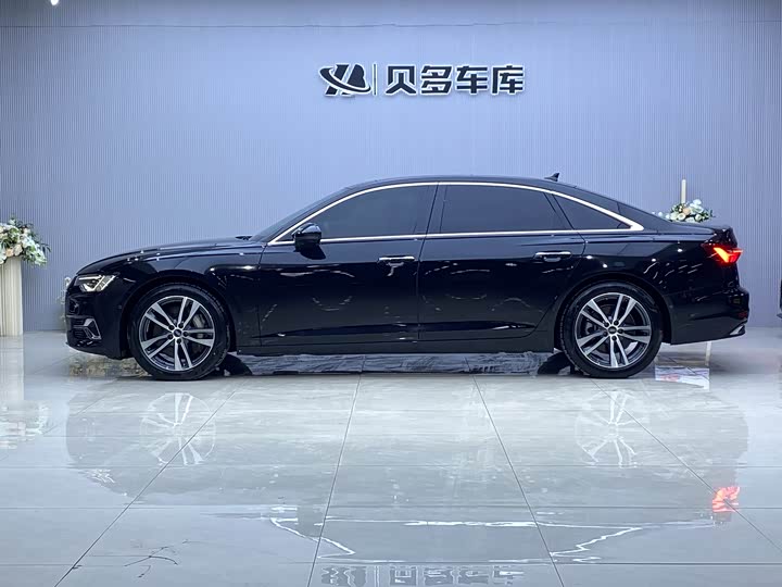 Фото 14 - Audi A6L