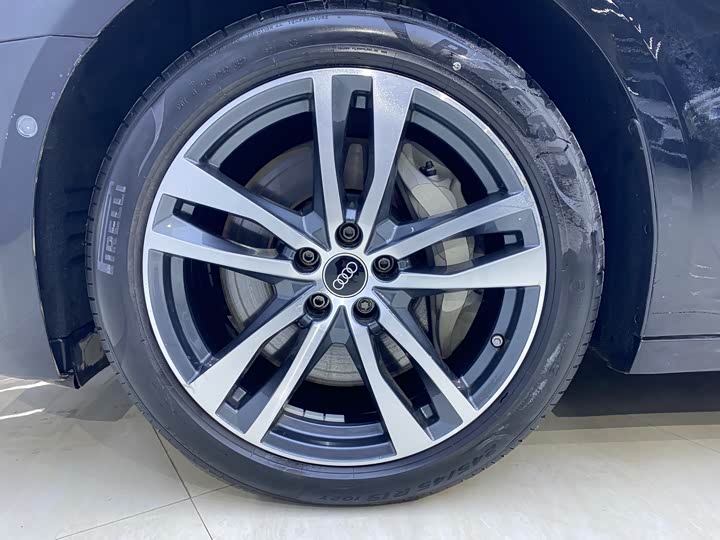 Фото 8 - Audi A6L