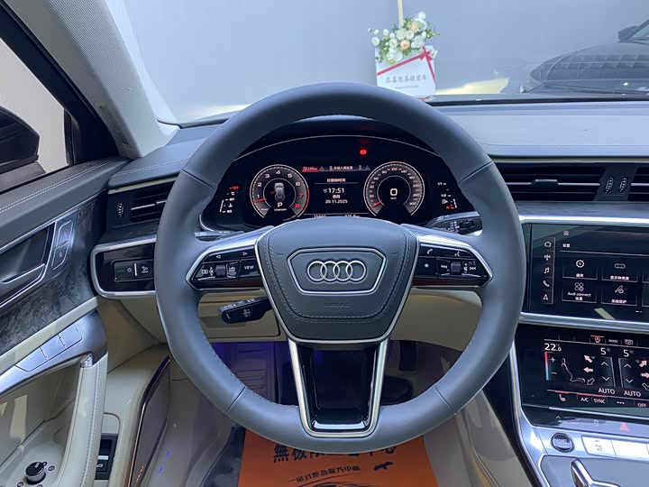 Фото 9 - Audi A6L