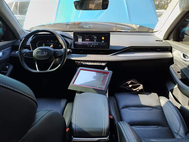 Фото 10 - Geely Preface