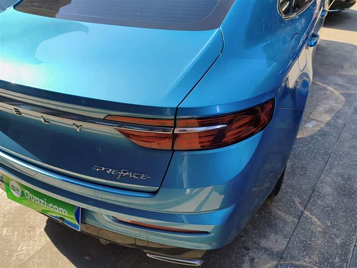 Фото 8 - Geely Preface