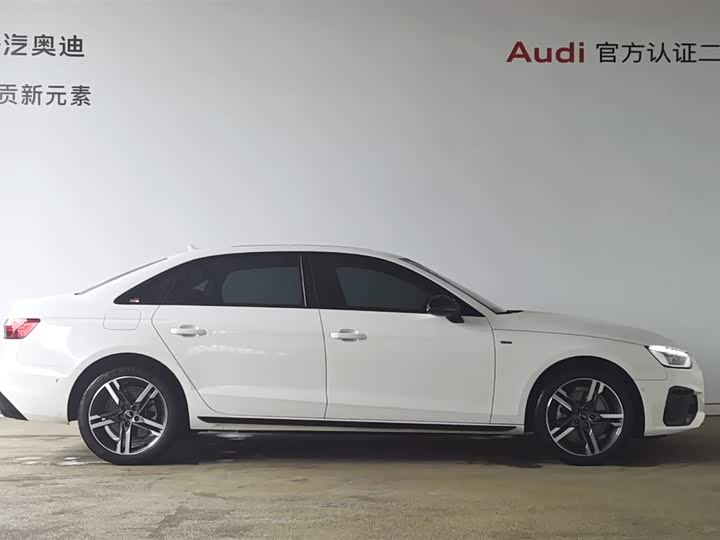Фото 2 - Audi A4L