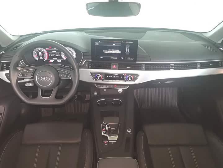 Фото 5 - Audi A4L