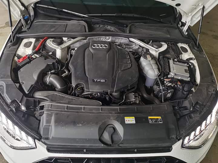 Фото 9 - Audi A4L