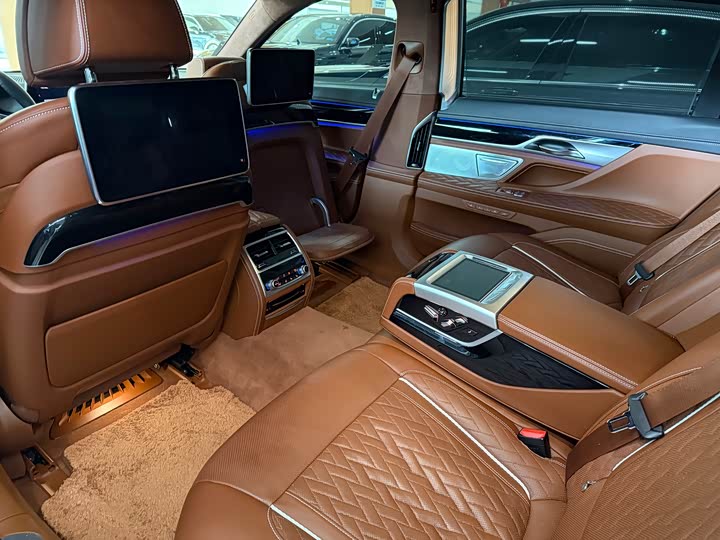 Фото 7 - BMW 7 Series