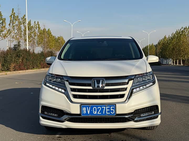 Фото 2 - Honda Elysion