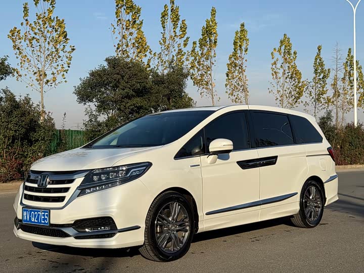 Фото 3 - Honda Elysion