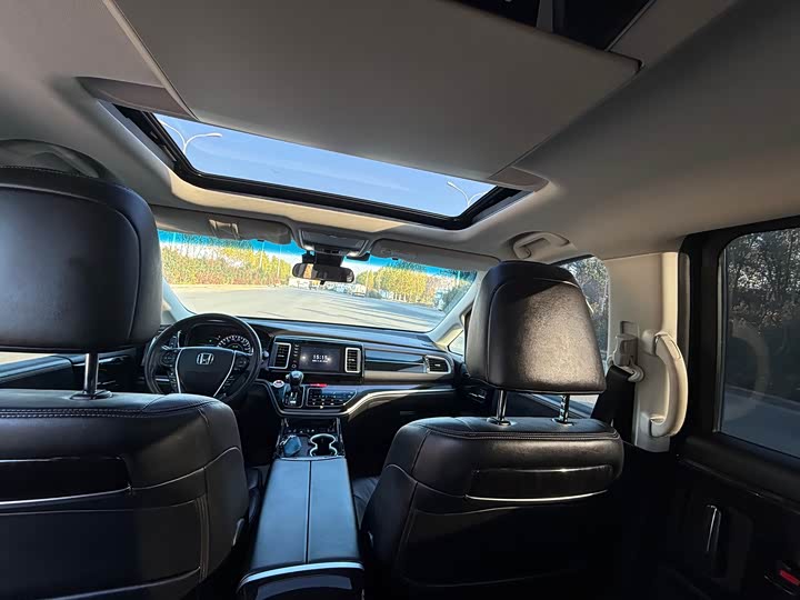 Фото 6 - Honda Elysion