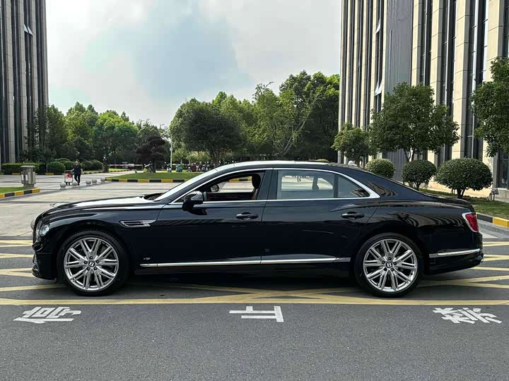 Фото 3 - Bentley Flying Spur
