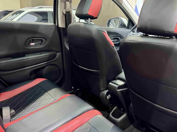 Фото 12 - Honda Vezel