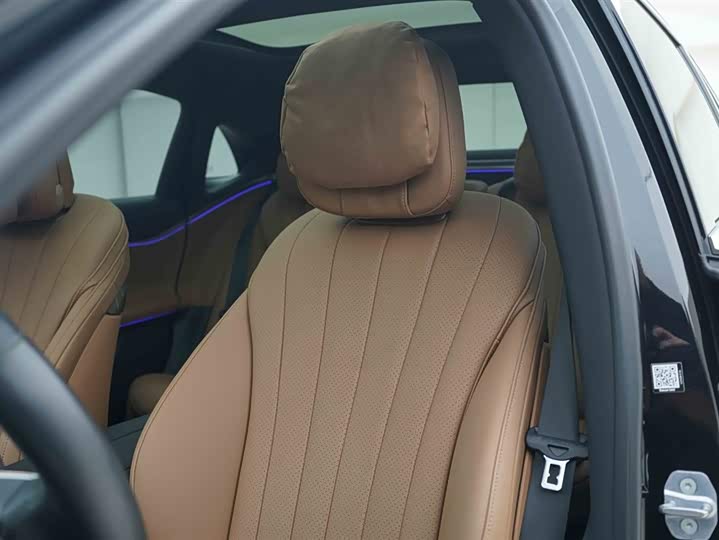 Фото 12 - Mercedes-Benz E-Class