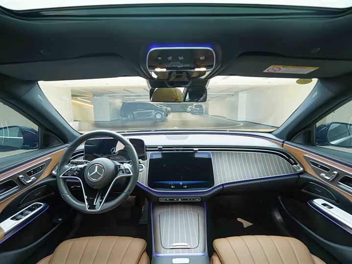 Фото 19 - Mercedes-Benz E-Class