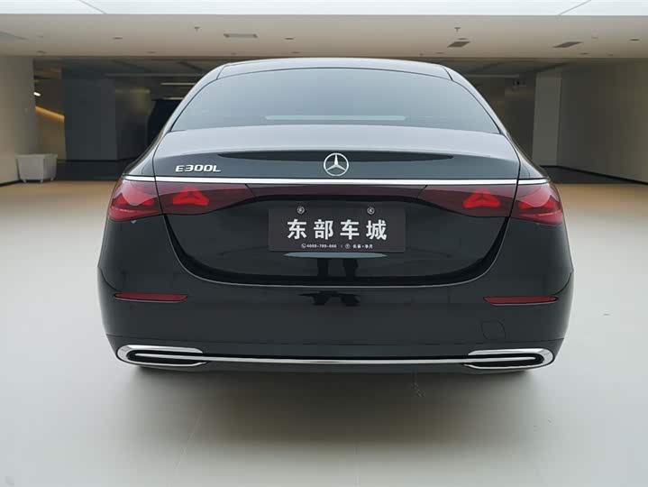 Фото 5 - Mercedes-Benz E-Class