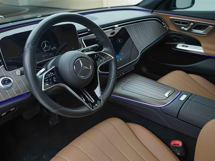 Фото 9 - Mercedes-Benz E-Class