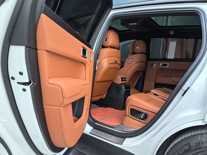 Фото 11 - LiXiang L7