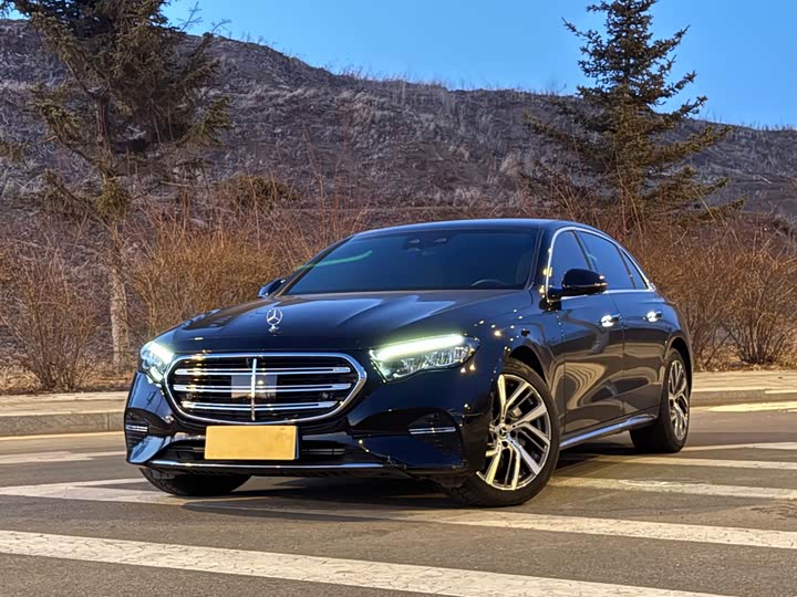 Фото 1 - Mercedes-Benz E-Class