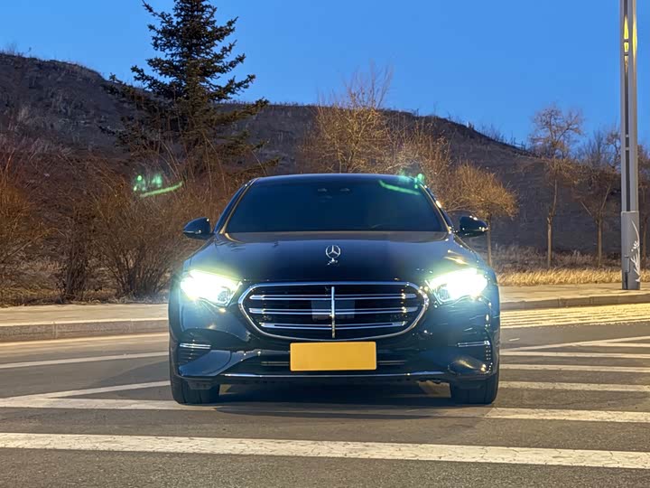 Фото 2 - Mercedes-Benz E-Class