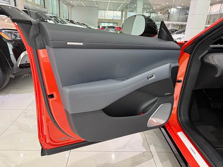 Фото 5 - Xiaomi YU7