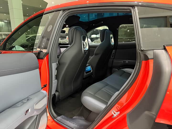 Фото 7 - Xiaomi YU7