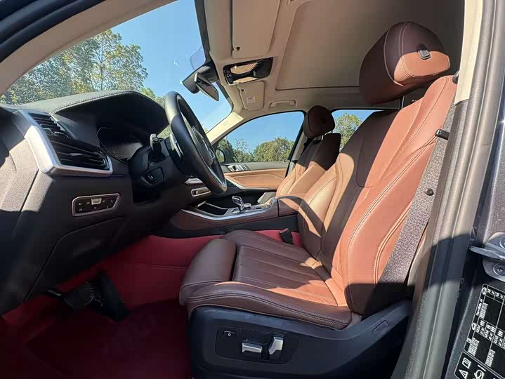 Фото 16 - BMW X5