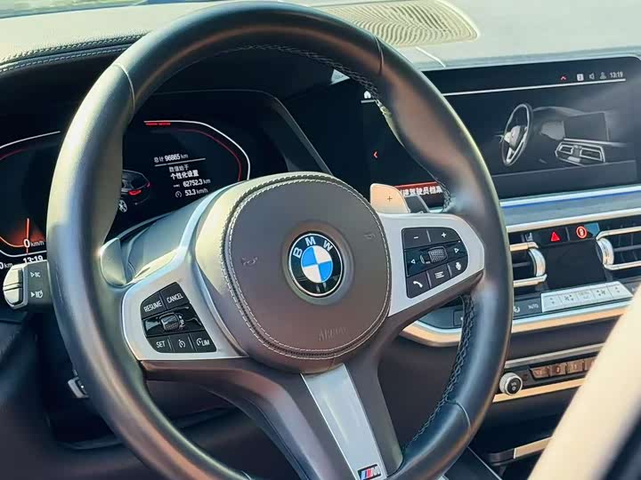 Фото 18 - BMW X5