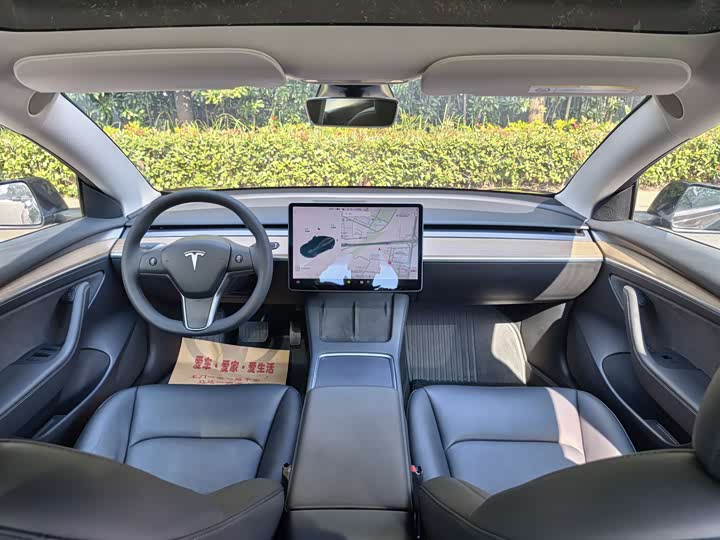 Фото 11 - Tesla Model 3