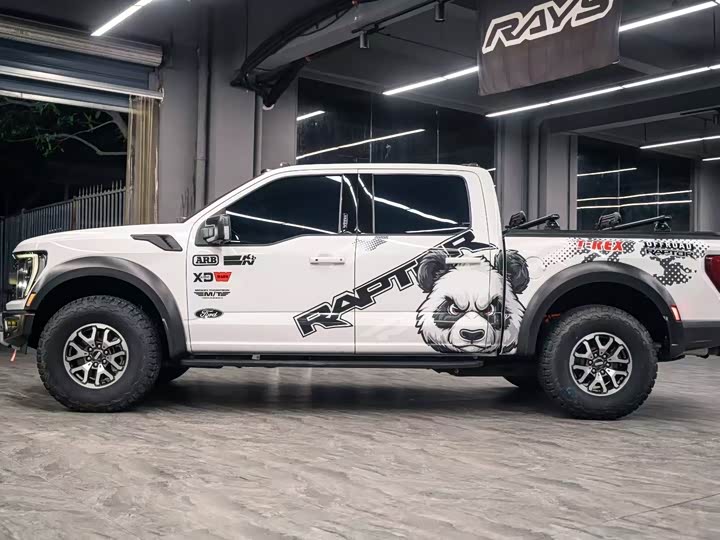 Фото 4 - Ford F-150 Raptor