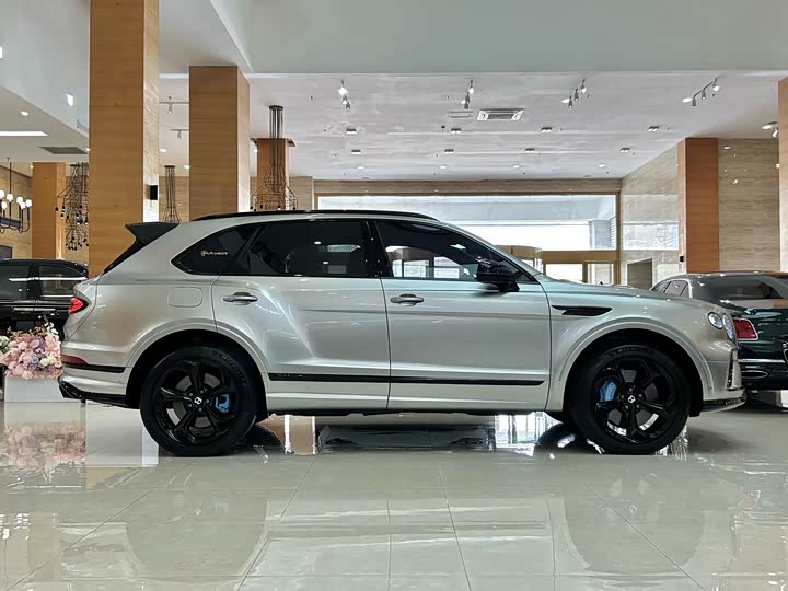 Фото 20 - Bentley Bentayga