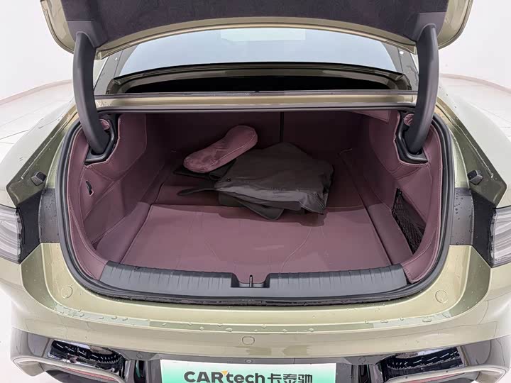 Фото 14 - Xiaomi SU7