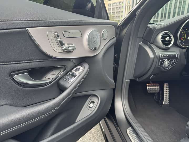 Фото 13 - Mercedes-Benz C-Class AMG