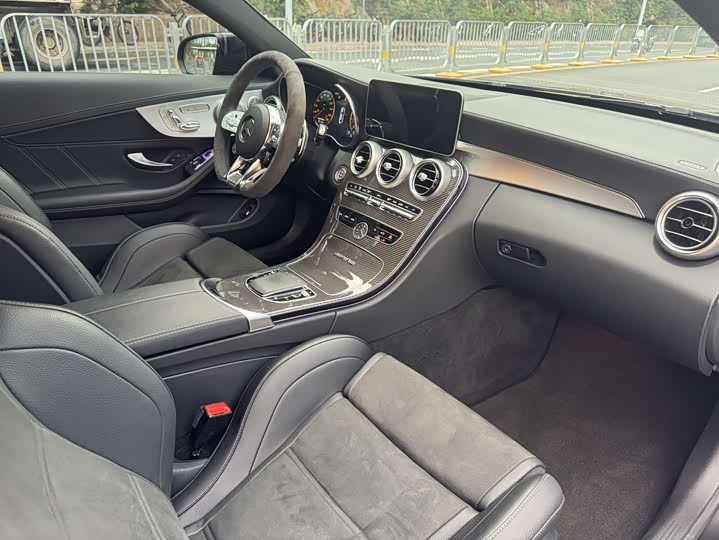 Фото 21 - Mercedes-Benz C-Class AMG