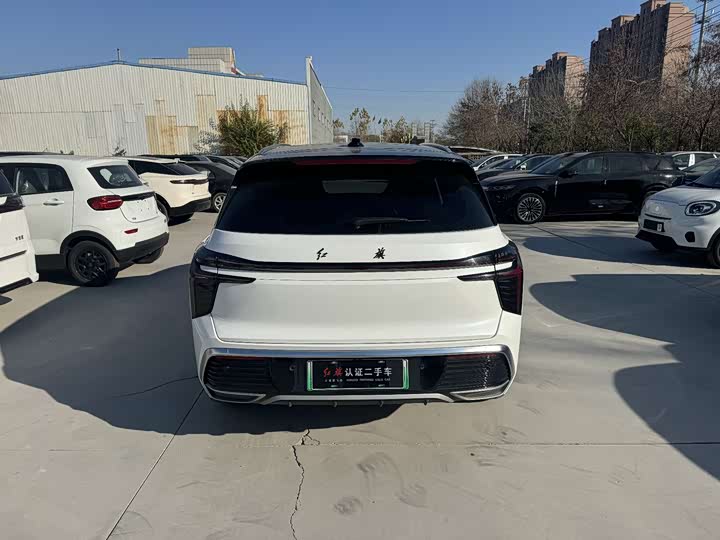 Фото 4 - Hongqi HS3 Hybrid