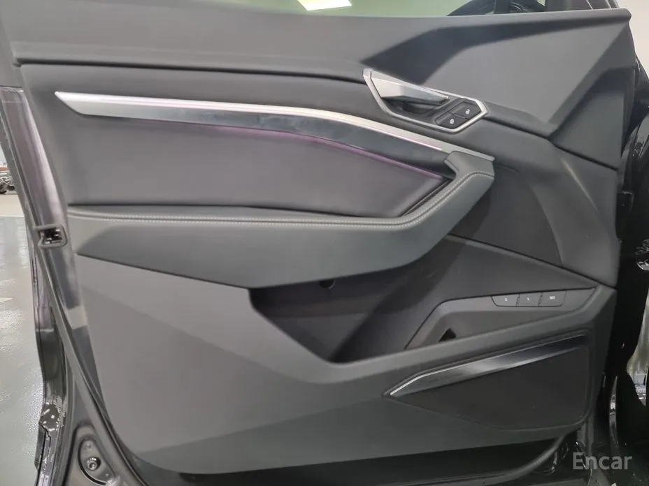 Фото 11 - Audi Q8 e-tron