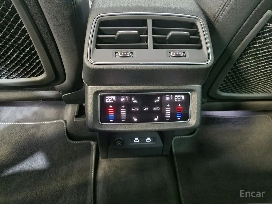 Фото 15 - Audi Q8 e-tron