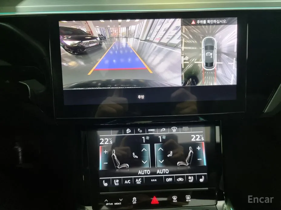 Фото 16 - Audi Q8 e-tron