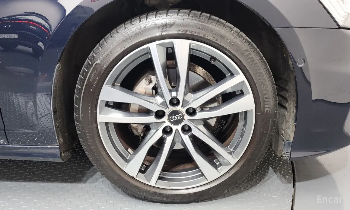 Фото 5 - Audi A6