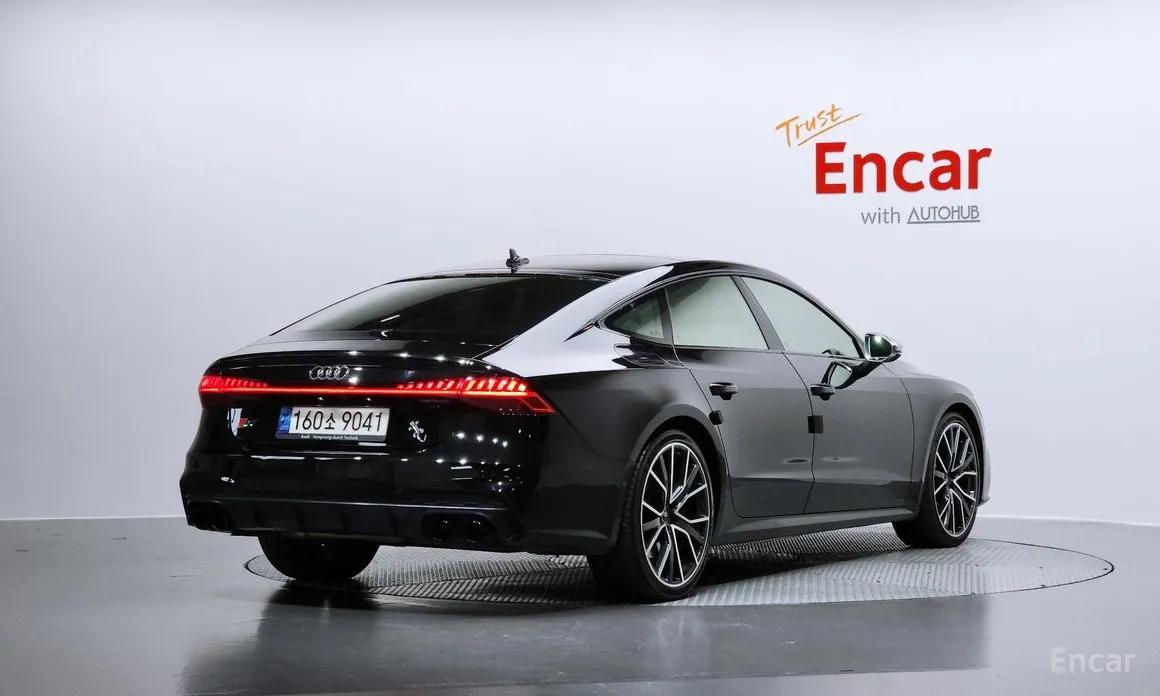 Фото 2 - Audi S7