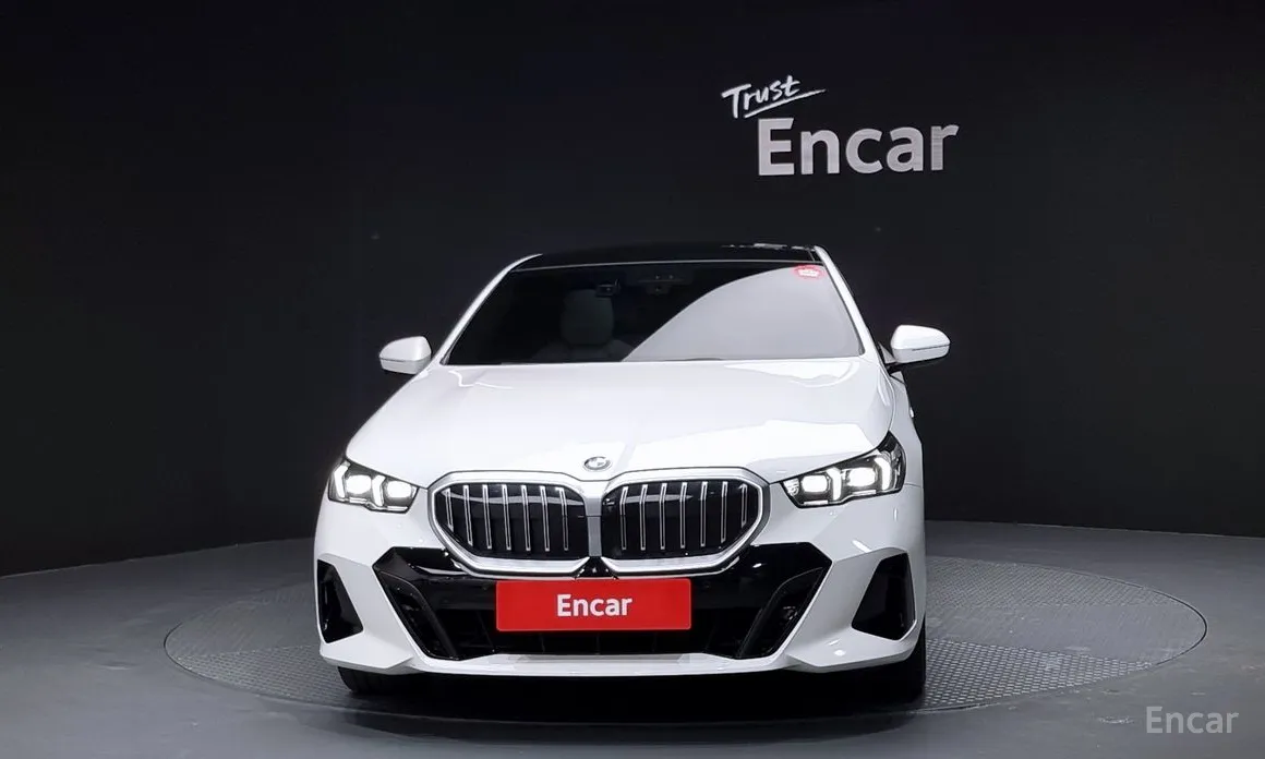 Фото 3 - BMW 5 Series