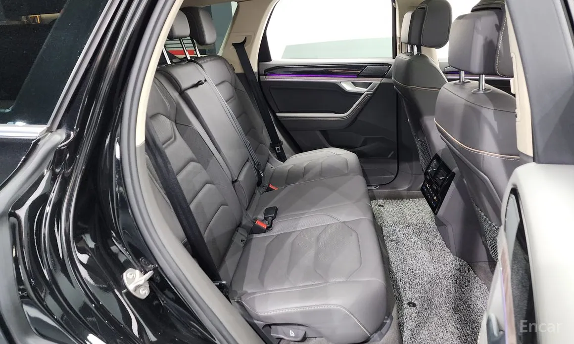 Фото 12 - Volkswagen Touareg